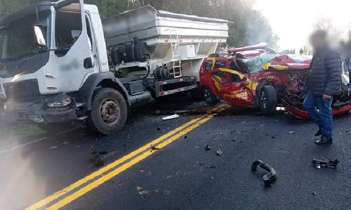 Carro do Corpo de Bombeiros se envolve em grave acidente no sudoeste do Paraná