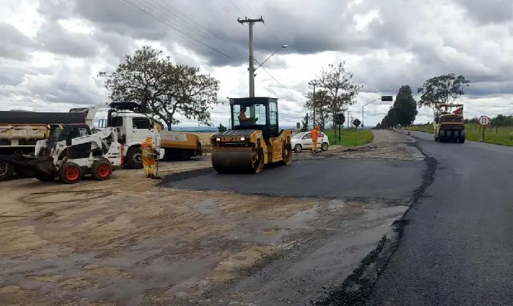 DER/PR promove melhorias na PR-459 entre Pinhão e Reserva do Iguaçu