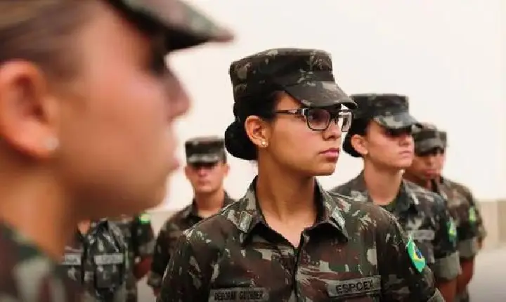 Forças Armadas iniciam alistamento voluntário feminino