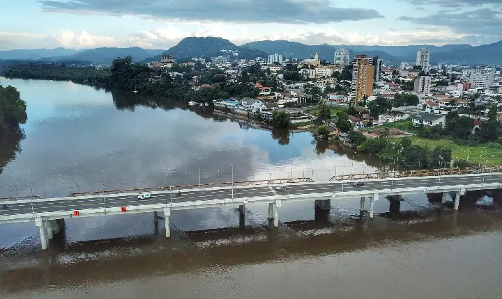 Paraná vai testar mensagem de alerta contra desastres via celular