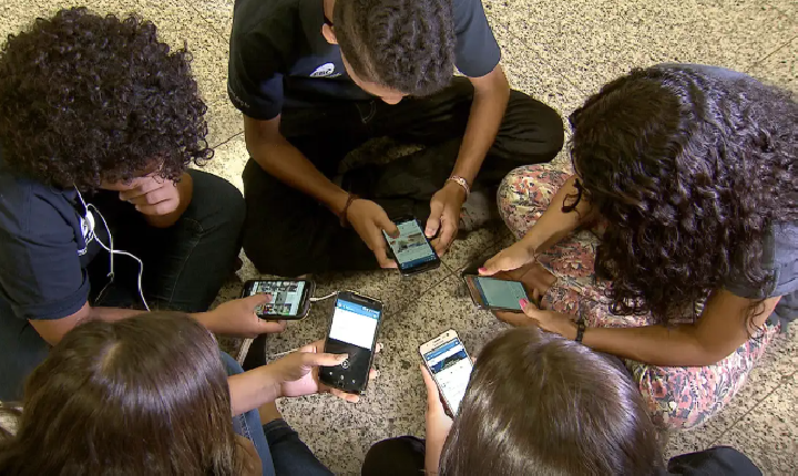 Volta às aulas sem celular: saiba como vai funcionar a nova lei