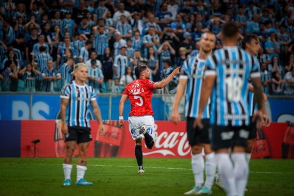 Grêmio perde para o Huachipato, é vaiado pela torcida e segue sem pontuar na Libertadores