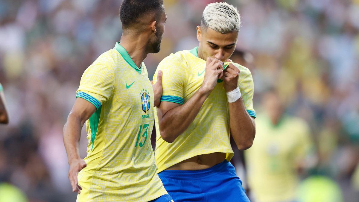 Andreas Pereira torna-se o primeiro jogador nascido fora do Brasil a marcar pela Seleção