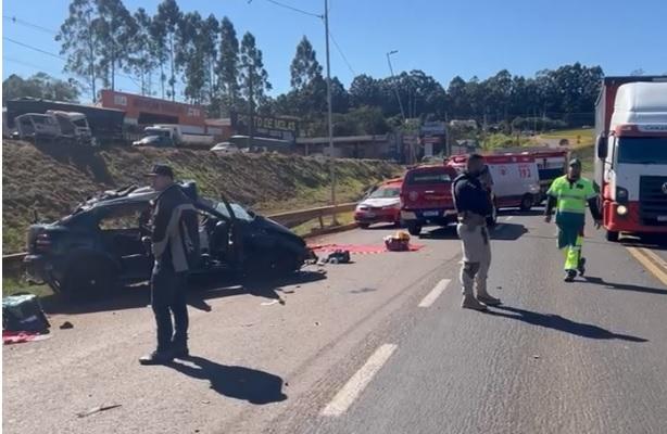 Criança de dois anos morre e cinco pessoas ficam feridas em grave acidente