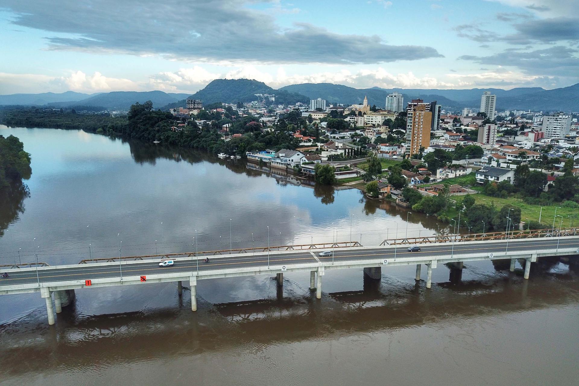 Paraná vai testar mensagem de alerta contra desastres via celular