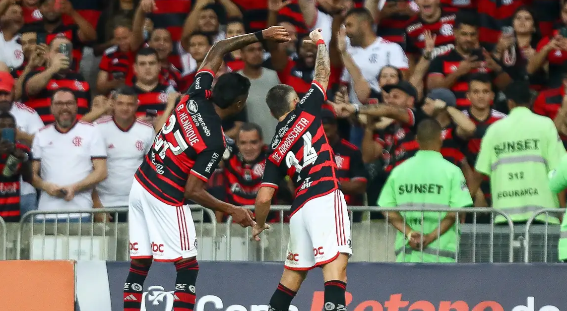 Arrascaeta decide e Flamengo avança para semifinal da Copa do Brasil