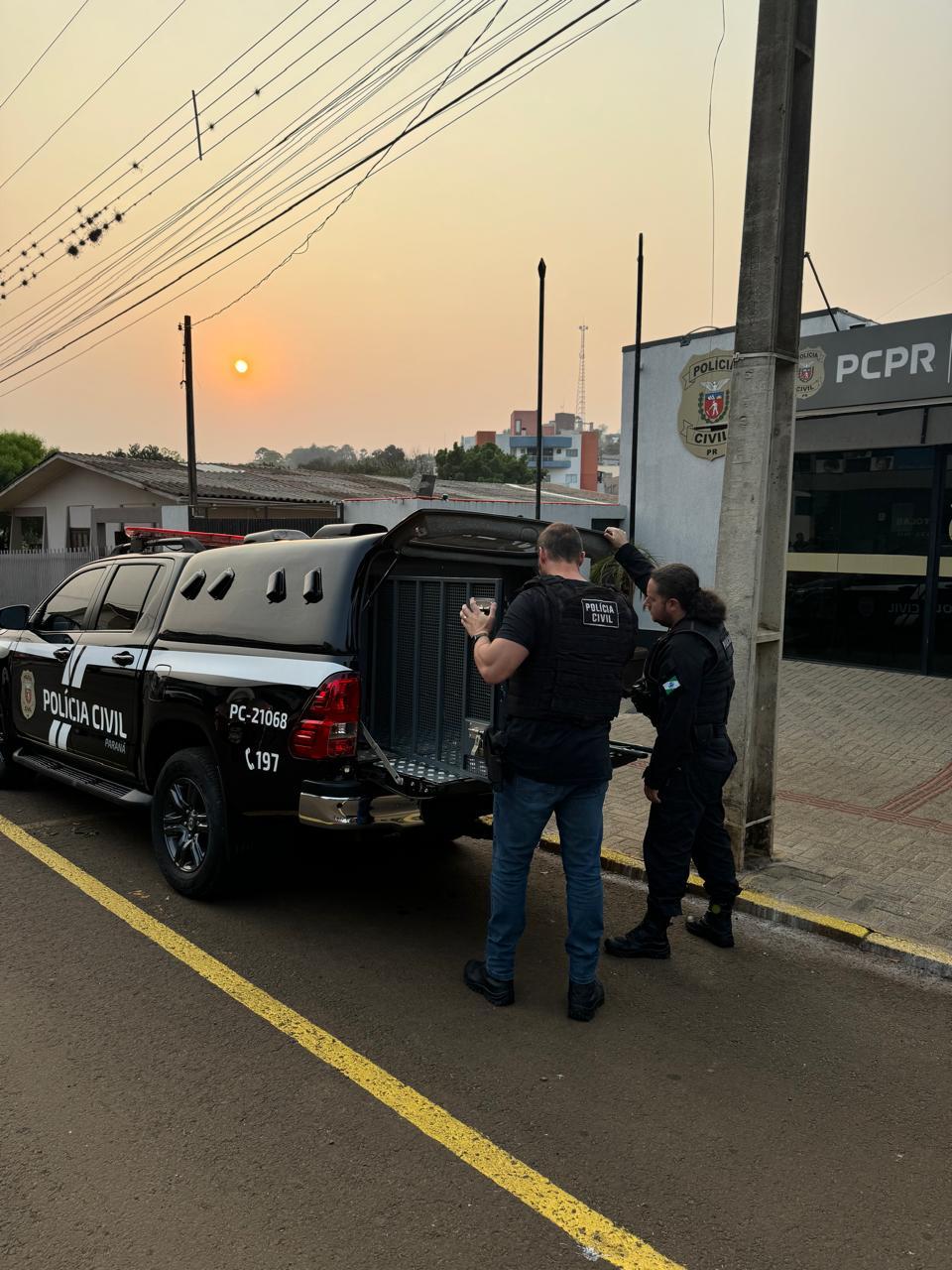 Polícia Civil do Paraná cumpre mandados de busca e apreensão e prende homem em flagrante em São Jorge D'Oeste