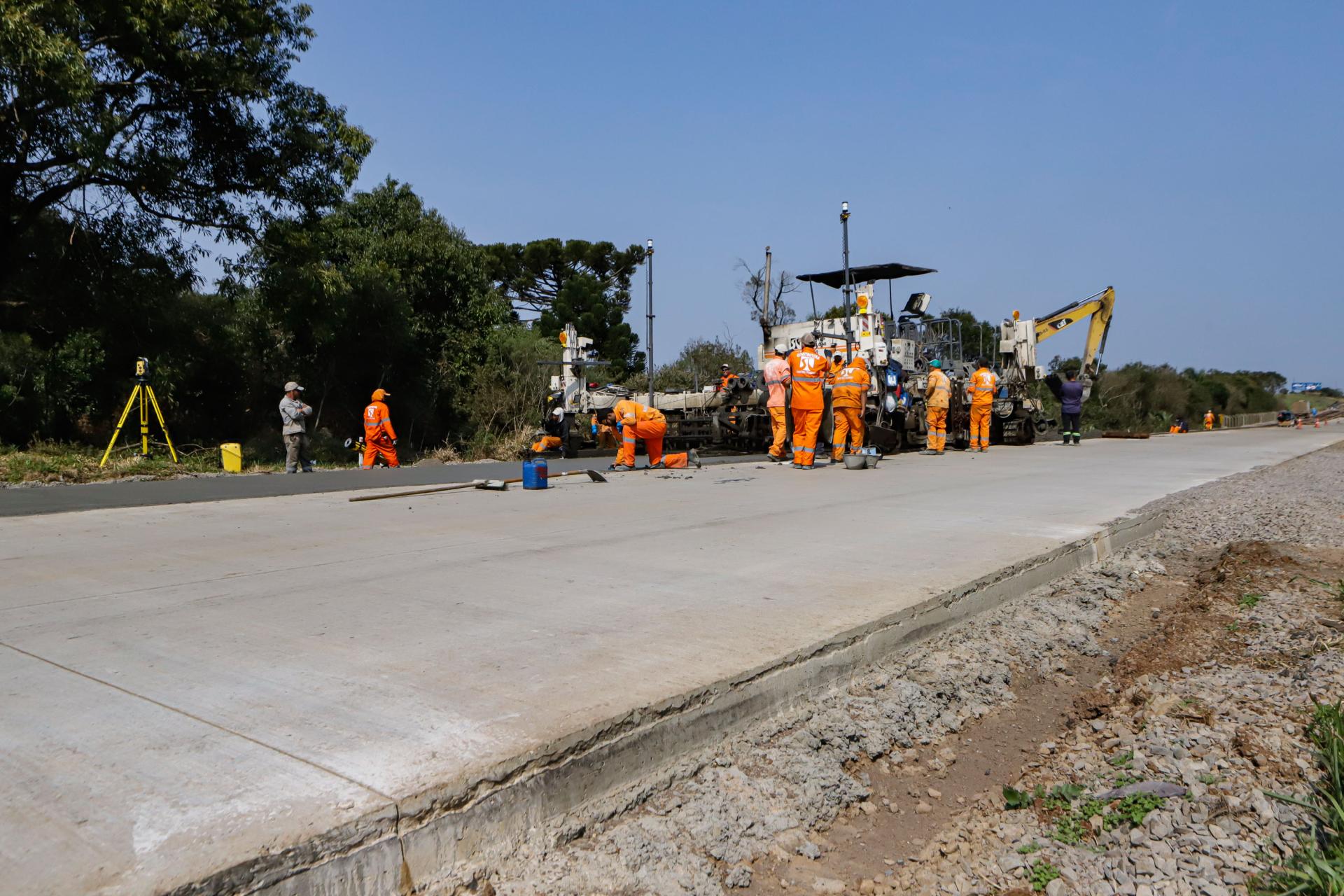 Orçamento de 2025 tem aumento de 60% nos investimentos, com R$ 2,1 bilhões para obras